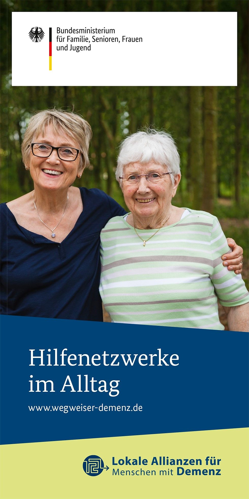 Das Foto zeigt die Vorderseite des Flyers "Hilfenetzwerke im Alltag".